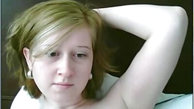 Tatuerade webbkamera busty slampa som dansar och använder sexleksaker